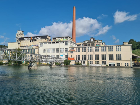Ansicht des Areals vom Fluss Aare aus