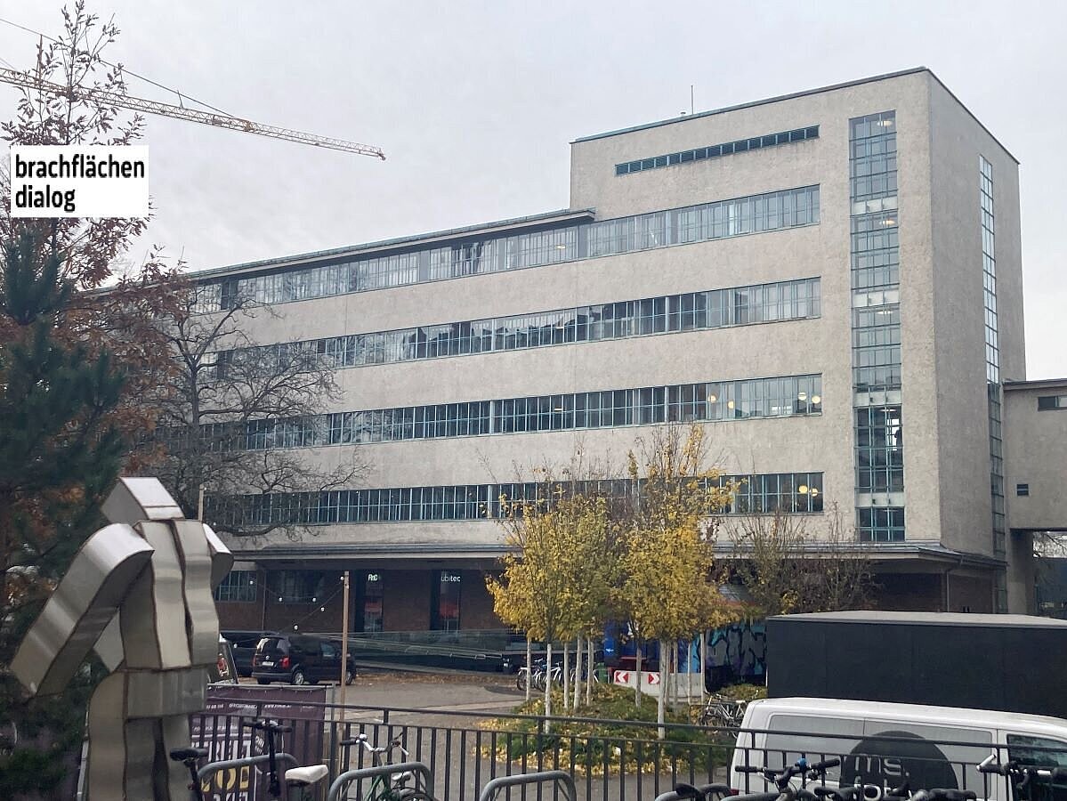 Außenansicht der Tabak Fabrik