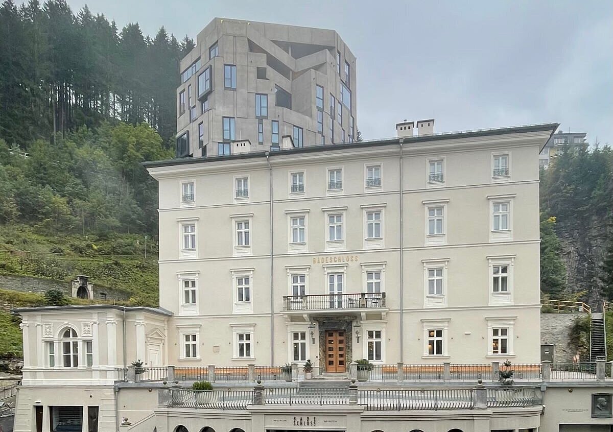 aktuelle Außenansicht des Hotelensembles