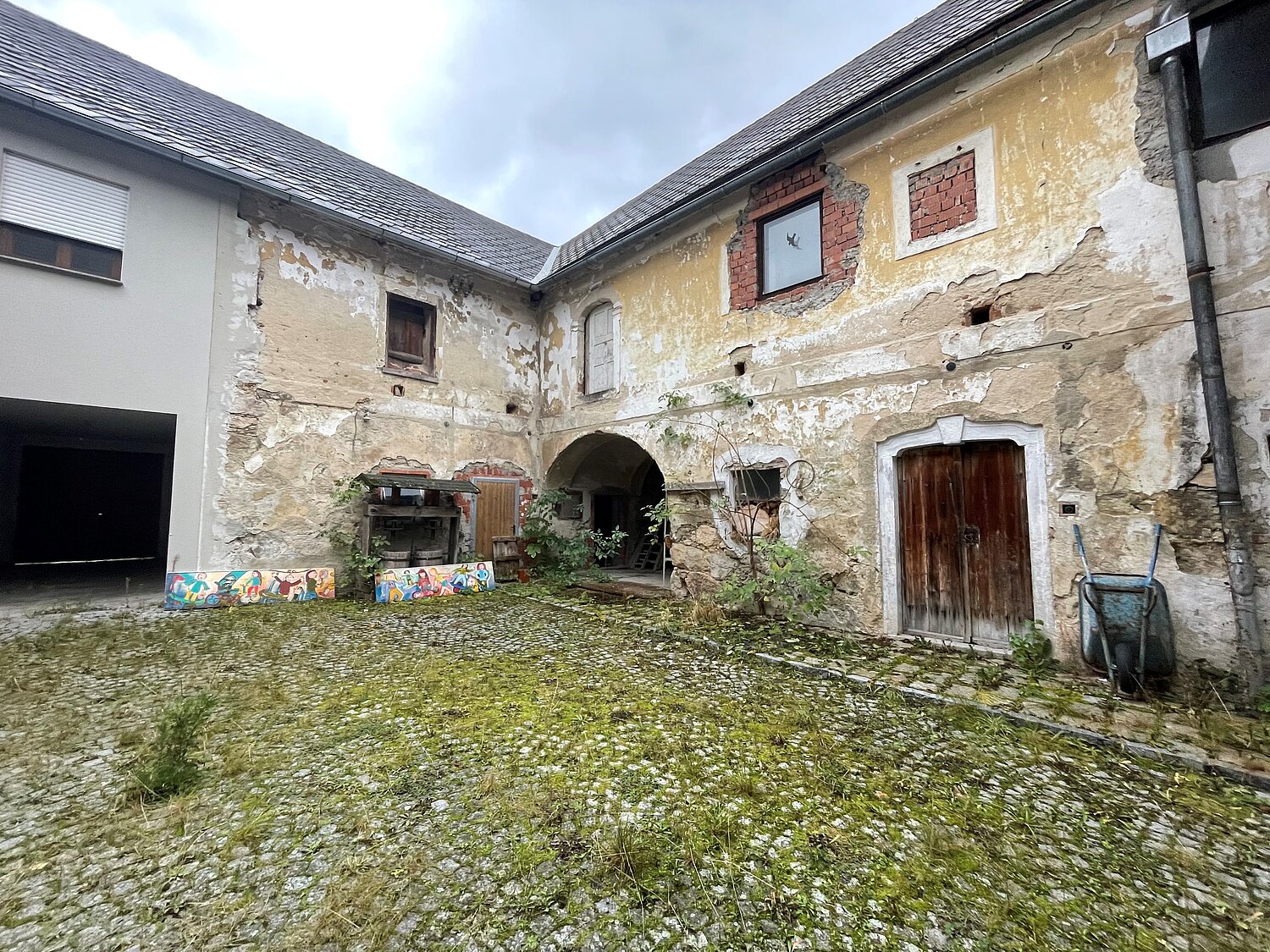 Der Innenhof vor dem Umbau