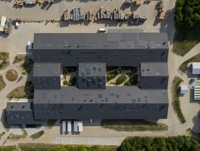 Das Gebäude mit den zwei Atrien von oben Das Gebäude mit den zwei Atrien von oben