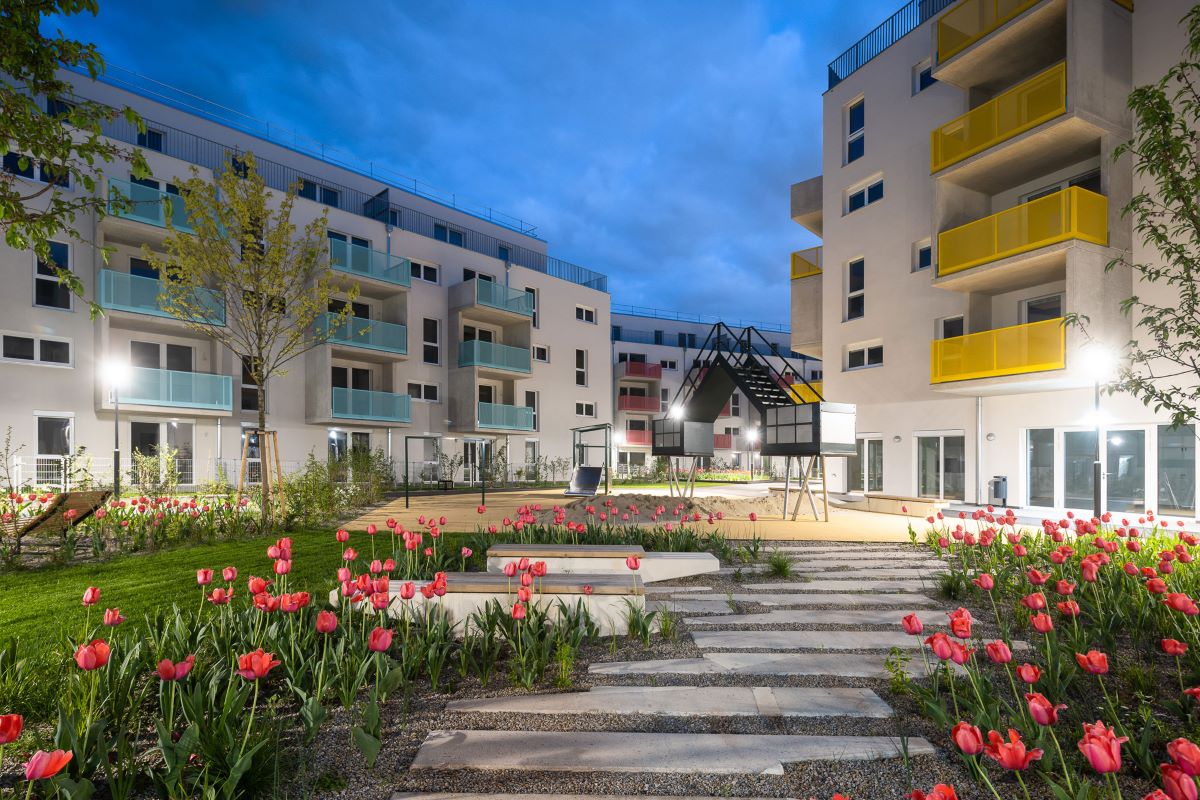 Foto fertiggestellte Wohnsiedlung, beleuchtet