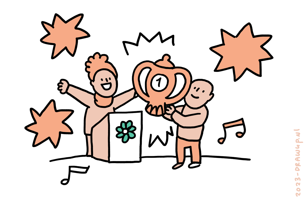 Eine Person bekommt auf einer Bühne einen Pokal überreicht