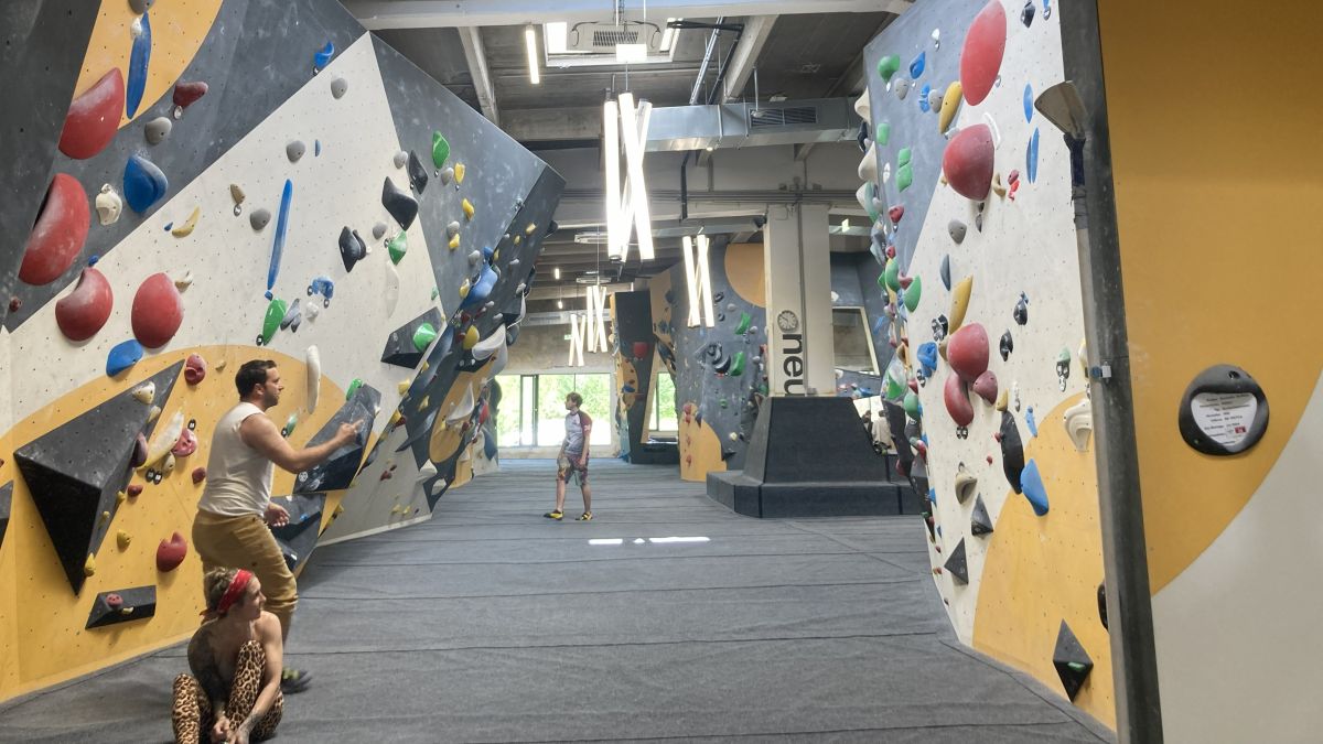 Ehemalige Produktionshalle des Glanzstoffareals, heute Boulderhalle Ehemalige Produktionshalle des Glanzstoffareals, heute Boulderhalle