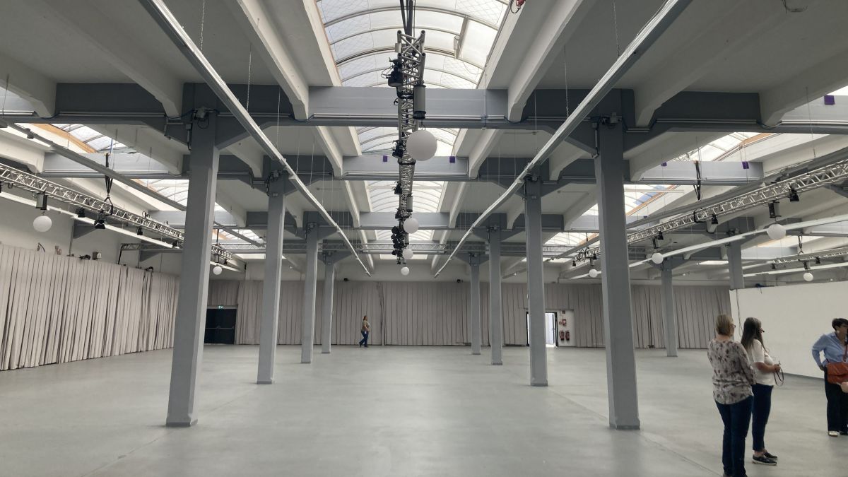 Ehemalige Produktionshalle des Glanzstoffareals, heute Veranstaltungszentrum Ehemalige Produktionshalle des Glanzstoffareals, heute Veranstaltungszentrum